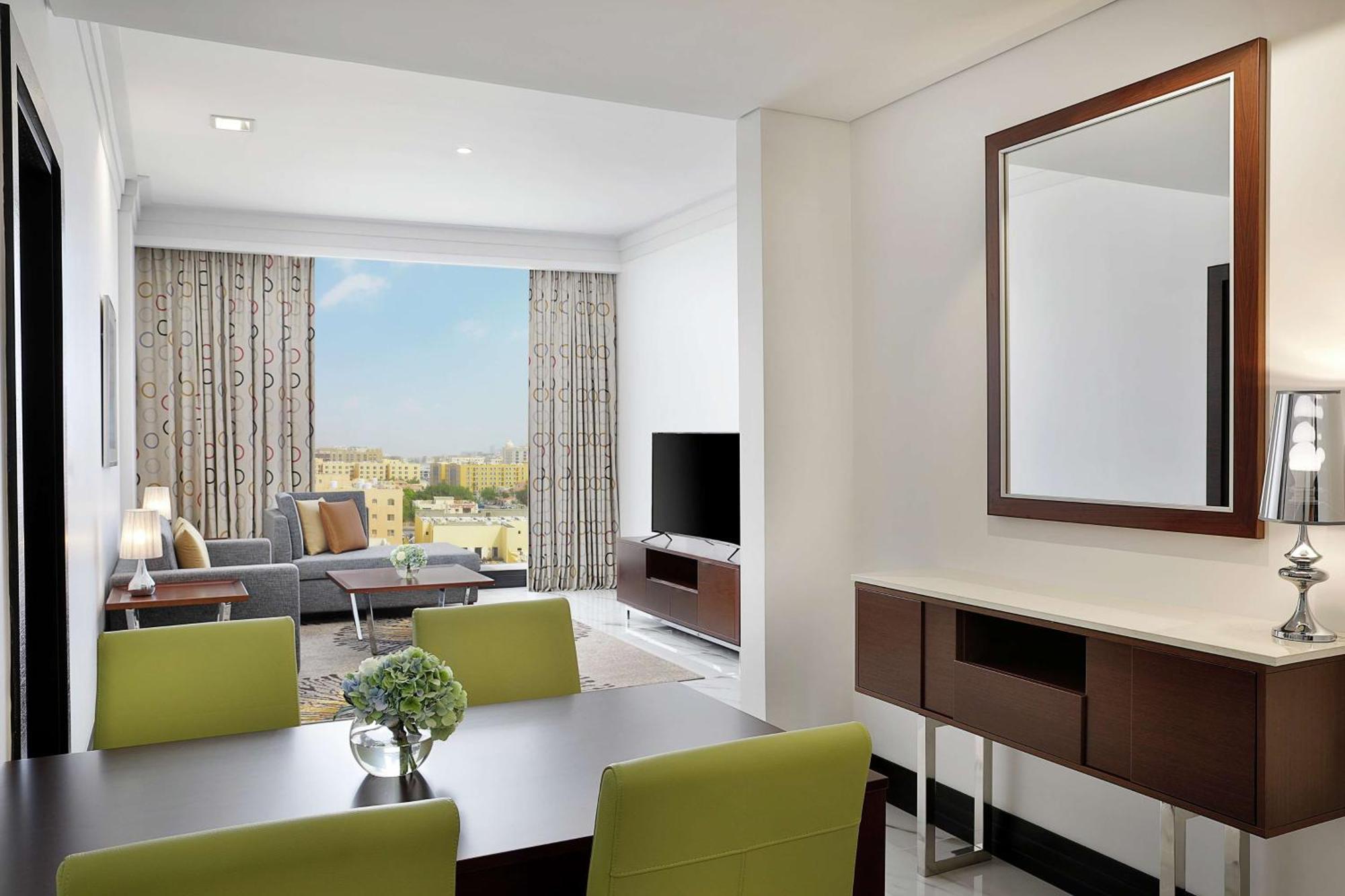 Doubletree By Hilton Doha - Al Sadd Hotel Buitenkant foto
